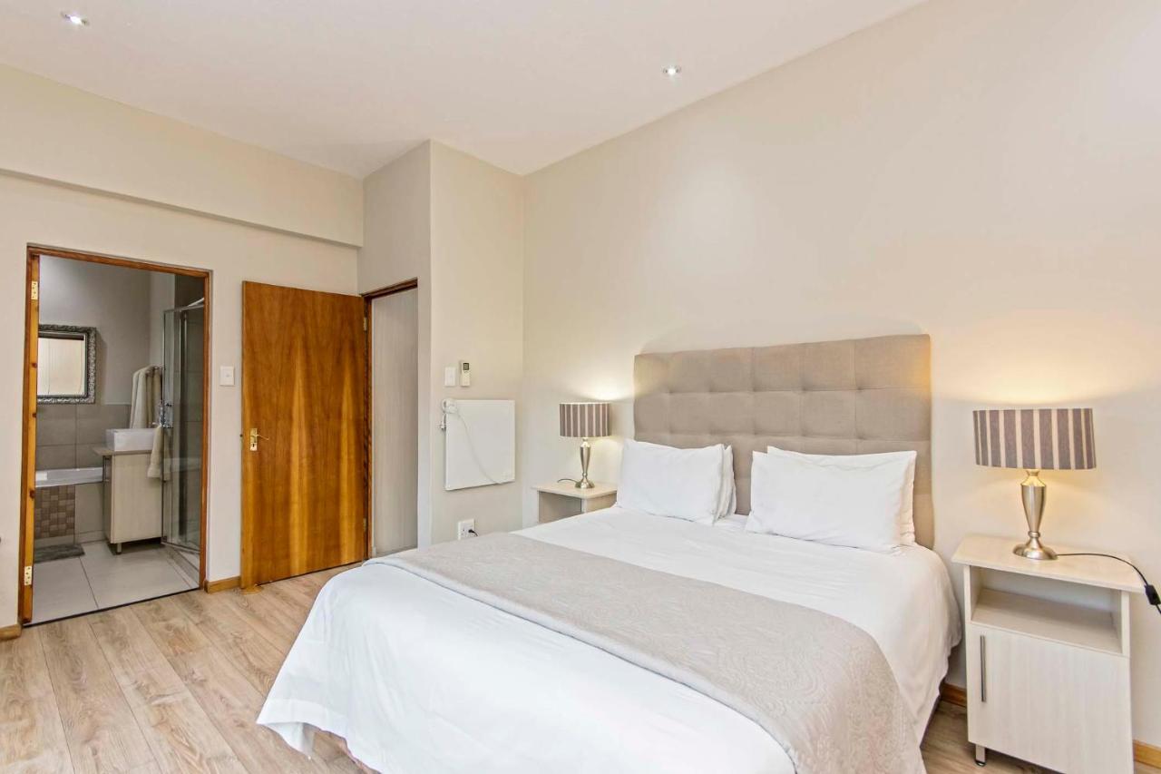 Dunton Guest House โจฮันเนสเบิร์ก ภายนอก รูปภาพ