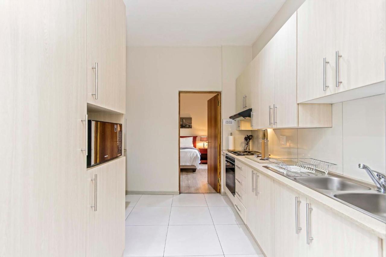 Dunton Guest House โจฮันเนสเบิร์ก ภายนอก รูปภาพ