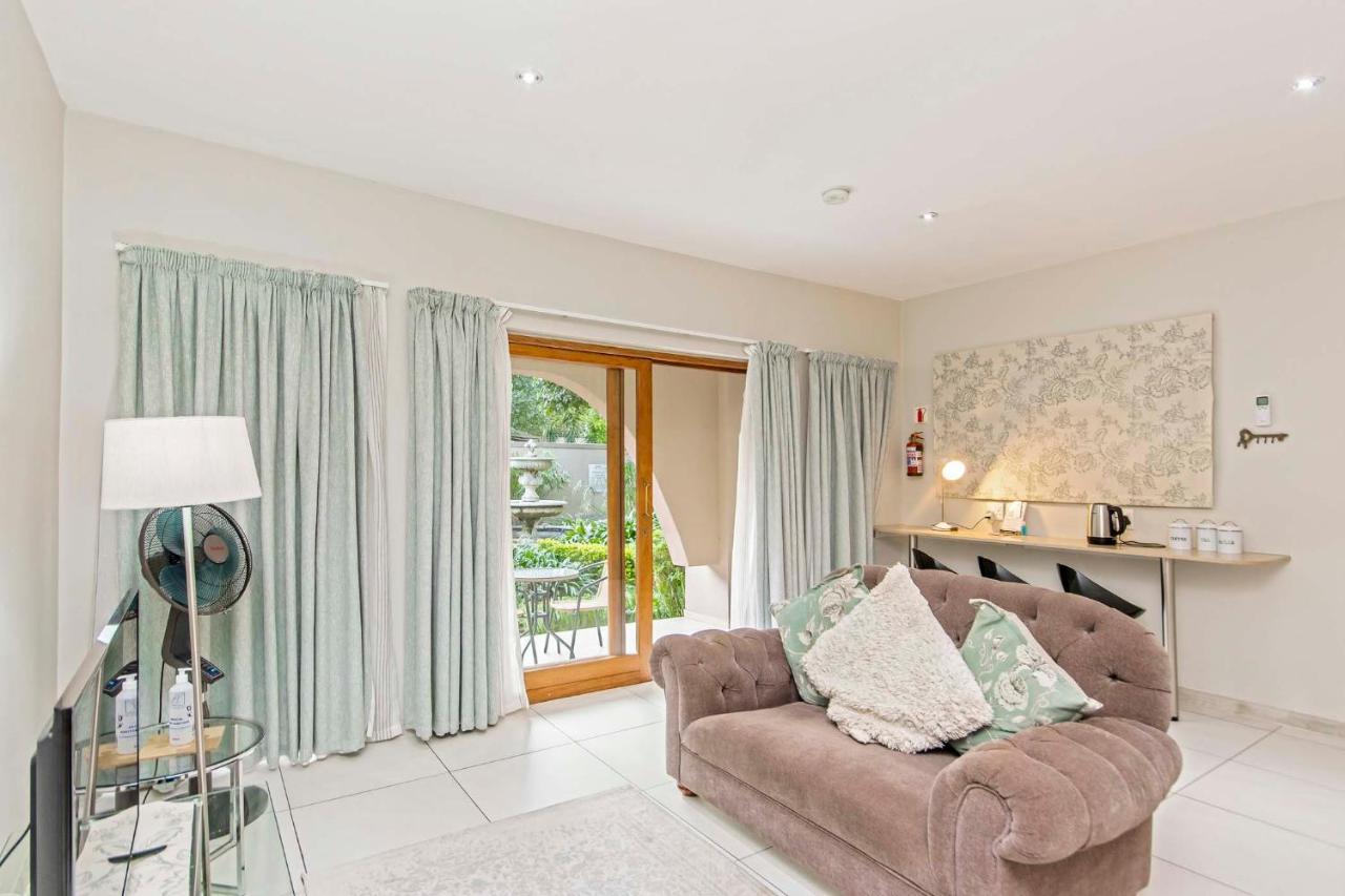 Dunton Guest House โจฮันเนสเบิร์ก ภายนอก รูปภาพ