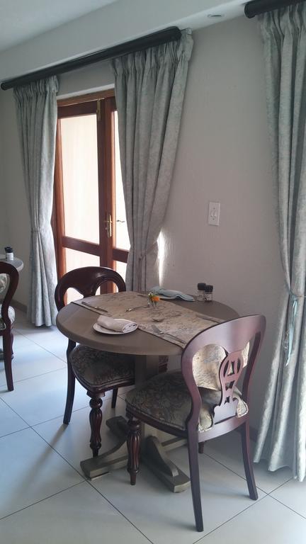 Dunton Guest House โจฮันเนสเบิร์ก ภายนอก รูปภาพ