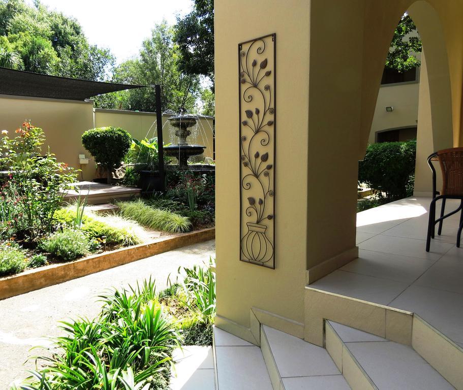 Dunton Guest House โจฮันเนสเบิร์ก ภายนอก รูปภาพ